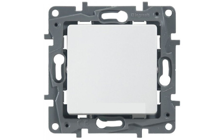 Переключатель 10А винты (белый) Etika в Лиде - изображение Изображение: переключатель 10а винты (белый) etika в Лиде