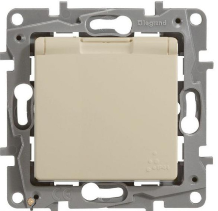 Изображение: розетка 2р+е нем.стд. с крышкой, со шторками ip44 (слоновая кость) etika в Лиде